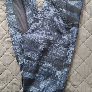 Lululemon Wunder Under Size 4